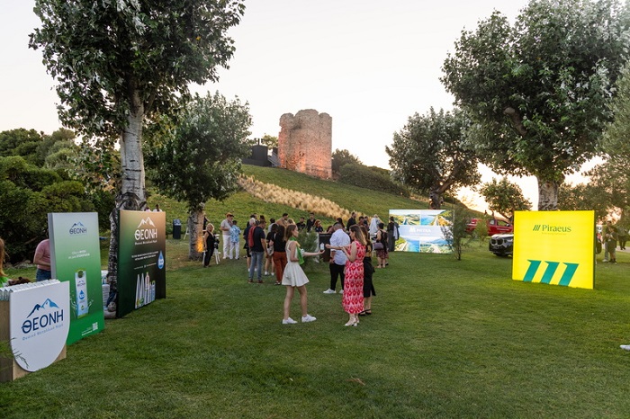 Μουσικοί και χορευτές των Buena Vista All Stars στο Sani Festival