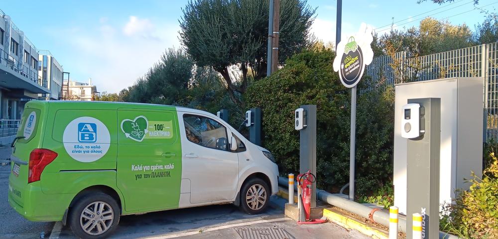 H ΑΒ Βασιλόπουλος κάνει τη διαφορά στην ηλεκτροκίνηση και τη χρήση ανανεώσιμων πηγών