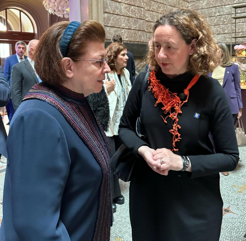 Η Υπουργός Πολιτσμού Λίνα Μενδώνη με την Υπουργό Πολιτισμού της Κροατίας Nina Obuljen Korzinek.jpeg