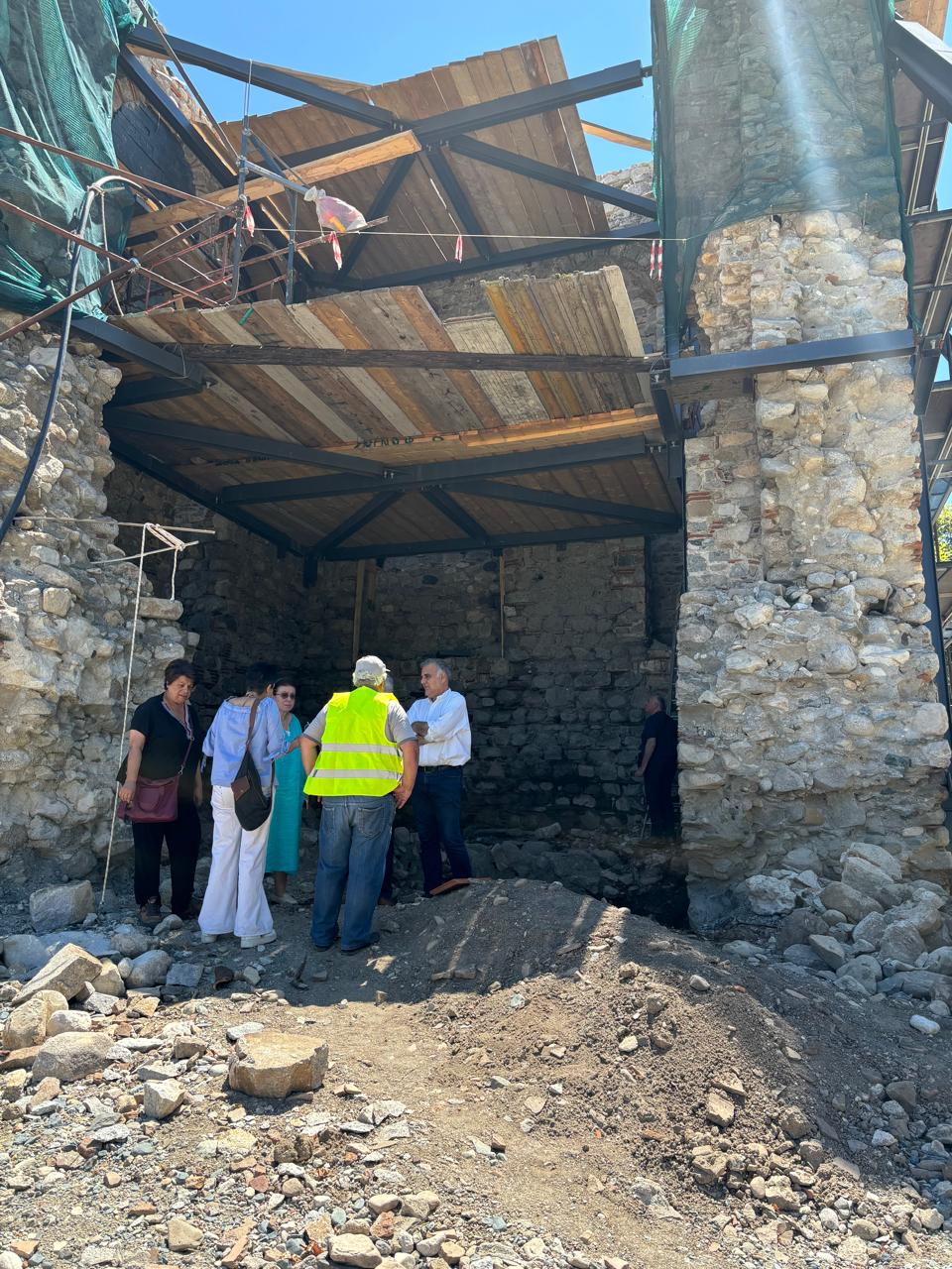 Αυτοψία της Λίνας Μενδνη στον ρκο του Φονιά.jpeg