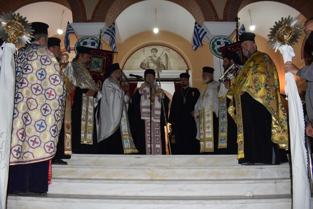 Μεγαλοπρέπεια, κατάνυξη και πλήθος κόσμου στη λιτάνευση της εικόνας του Αγίου Δημητρίου στα Άνω Λιόσια