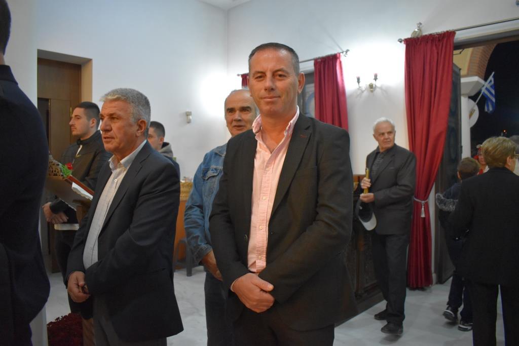 Μεγαλοπρέπεια, κατάνυξη και πλήθος κόσμου στη λιτάνευση της εικόνας του Αγίου Δημητρίου στα Άνω Λιόσια