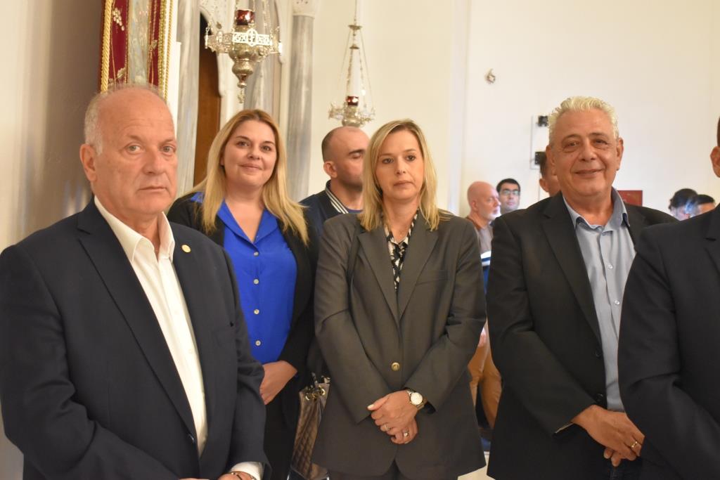 Μεγαλοπρέπεια, κατάνυξη και πλήθος κόσμου στη λιτάνευση της εικόνας του Αγίου Δημητρίου στα Άνω Λιόσια