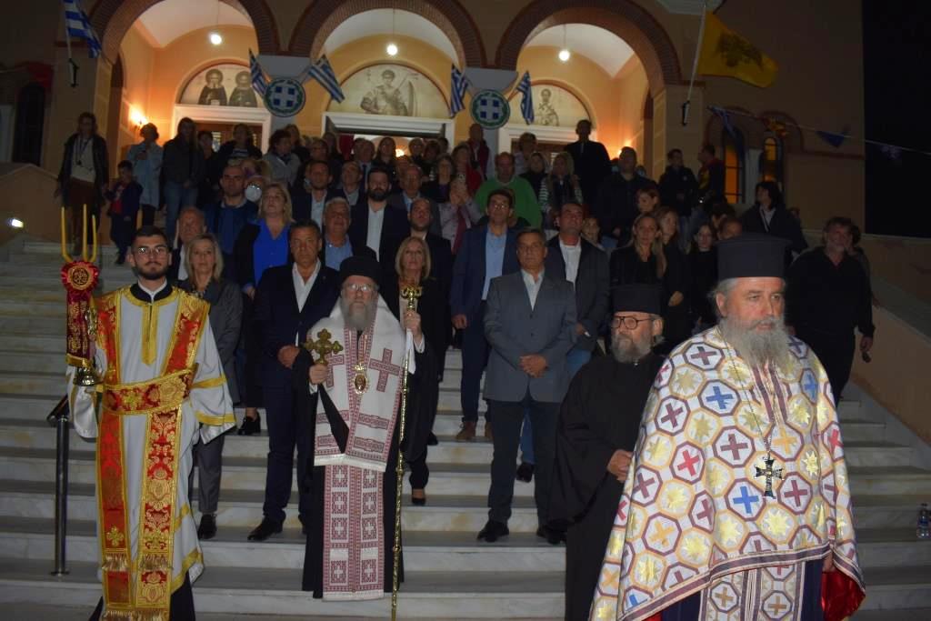 Μεγαλοπρέπεια, κατάνυξη και πλήθος κόσμου στη λιτάνευση της εικόνας του Αγίου Δημητρίου στα Άνω Λιόσια
