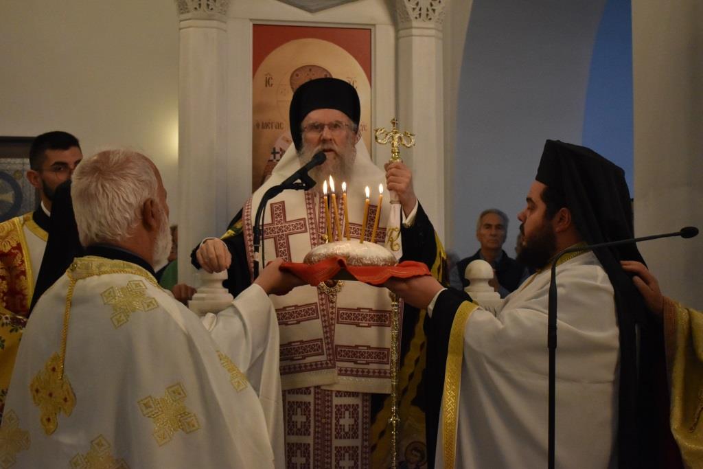 Μεγαλοπρέπεια, κατάνυξη και πλήθος κόσμου στη λιτάνευση της εικόνας του Αγίου Δημητρίου στα Άνω Λιόσια