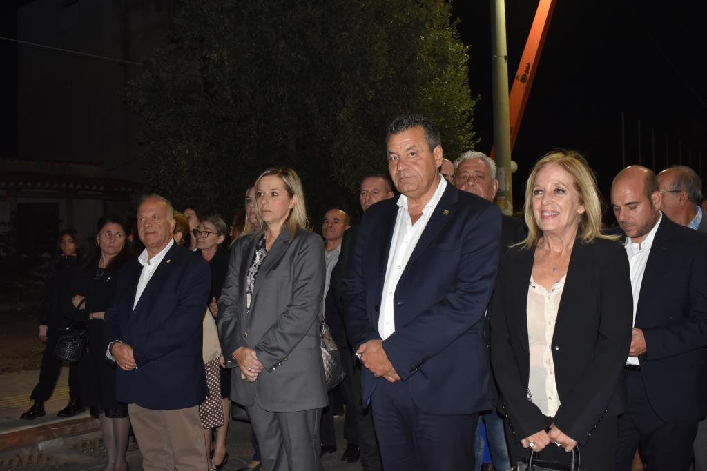Μεγαλοπρέπεια, κατάνυξη και πλήθος κόσμου στη λιτάνευση της εικόνας του Αγίου Δημητρίου στα Άνω Λιόσια