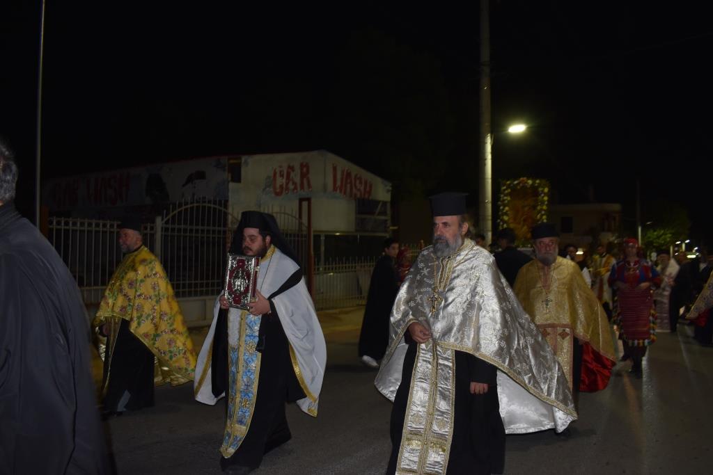 Μεγαλοπρέπεια, κατάνυξη και πλήθος κόσμου στη λιτάνευση της εικόνας του Αγίου Δημητρίου στα Άνω Λιόσια