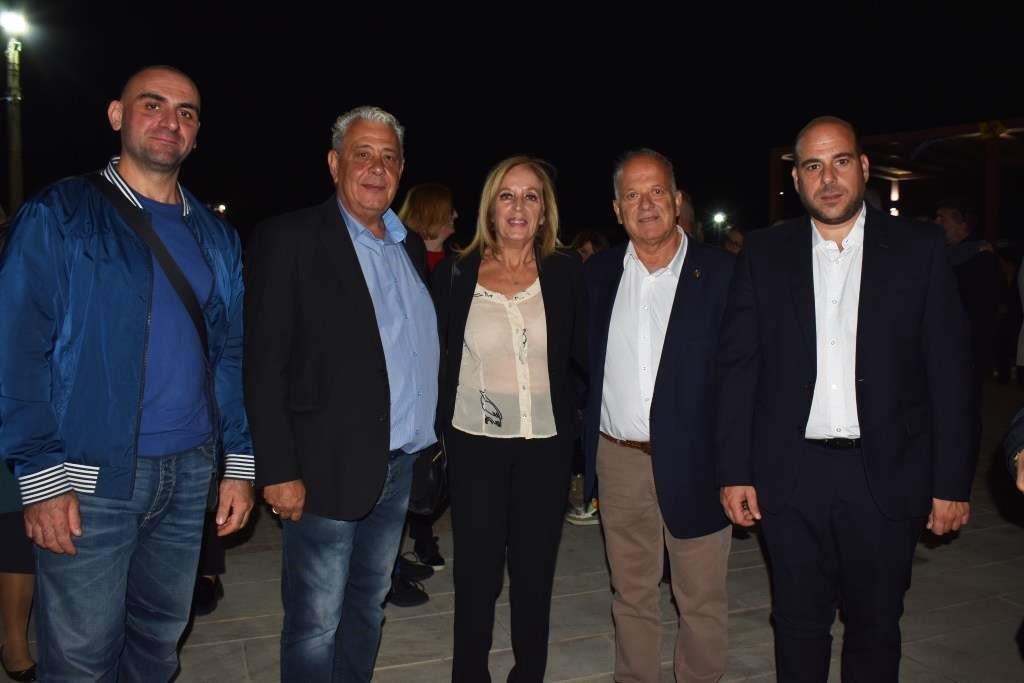 Μεγαλοπρέπεια, κατάνυξη και πλήθος κόσμου στη λιτάνευση της εικόνας του Αγίου Δημητρίου στα Άνω Λιόσια