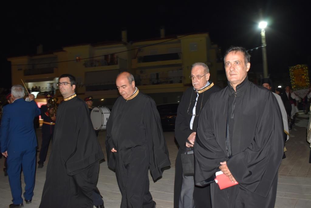 Μεγαλοπρέπεια, κατάνυξη και πλήθος κόσμου στη λιτάνευση της εικόνας του Αγίου Δημητρίου στα Άνω Λιόσια