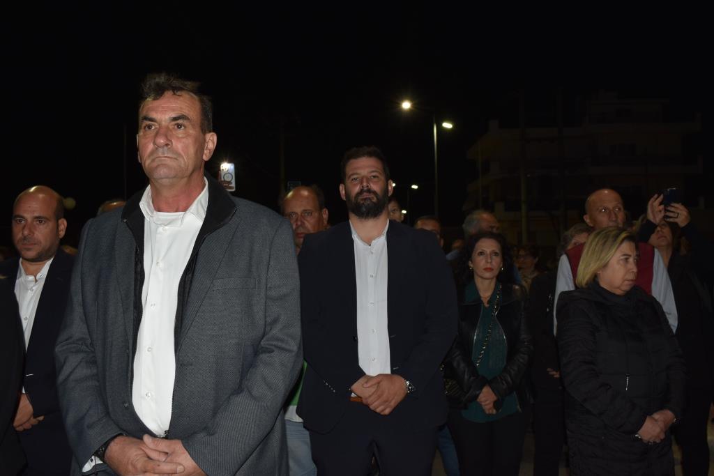 Μεγαλοπρέπεια, κατάνυξη και πλήθος κόσμου στη λιτάνευση της εικόνας του Αγίου Δημητρίου στα Άνω Λιόσια