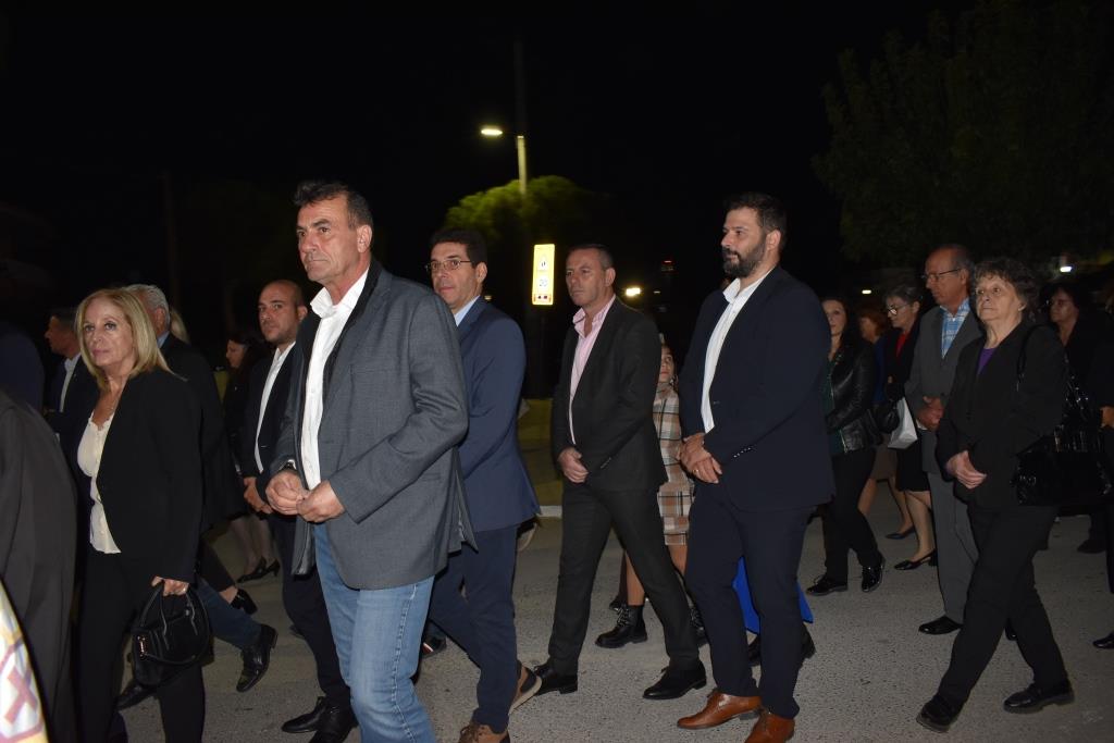Μεγαλοπρέπεια, κατάνυξη και πλήθος κόσμου στη λιτάνευση της εικόνας του Αγίου Δημητρίου στα Άνω Λιόσια
