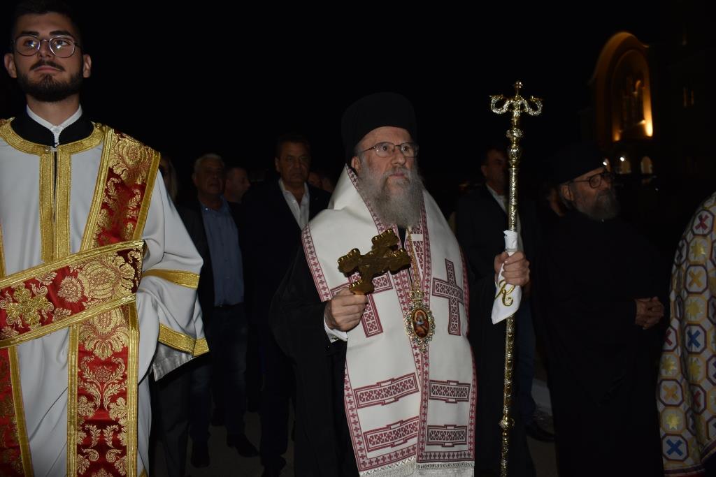 Μεγαλοπρέπεια, κατάνυξη και πλήθος κόσμου στη λιτάνευση της εικόνας του Αγίου Δημητρίου στα Άνω Λιόσια