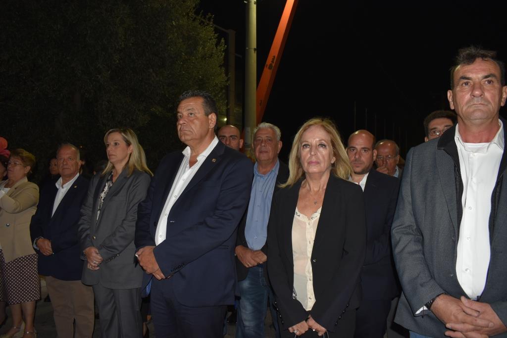 Μεγαλοπρέπεια, κατάνυξη και πλήθος κόσμου στη λιτάνευση της εικόνας του Αγίου Δημητρίου στα Άνω Λιόσια