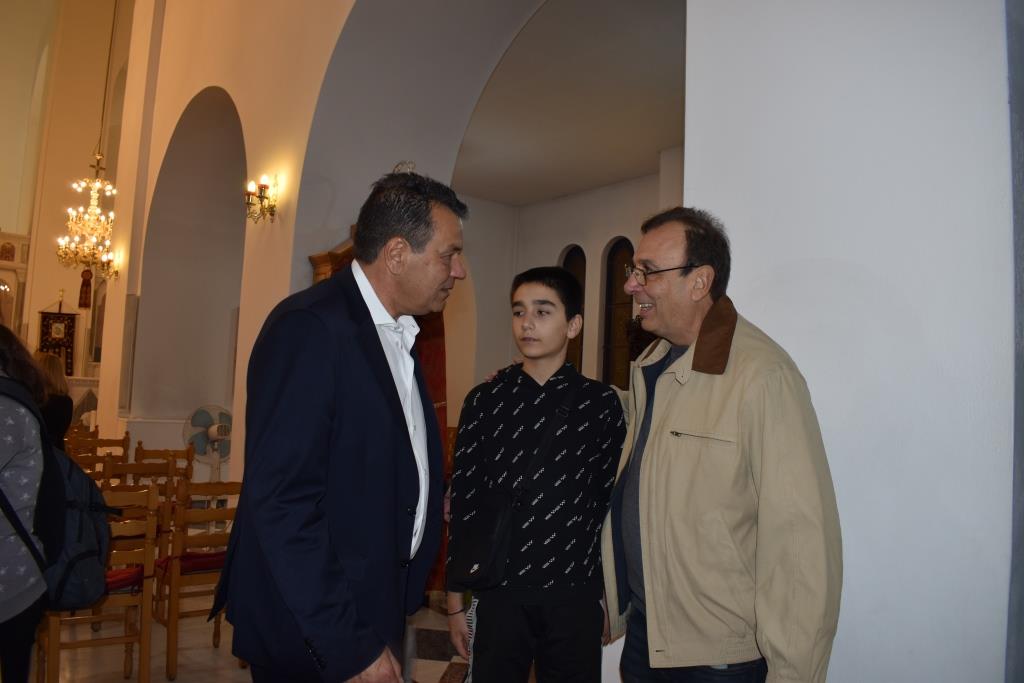 Μεγαλοπρέπεια, κατάνυξη και πλήθος κόσμου στη λιτάνευση της εικόνας του Αγίου Δημητρίου στα Άνω Λιόσια