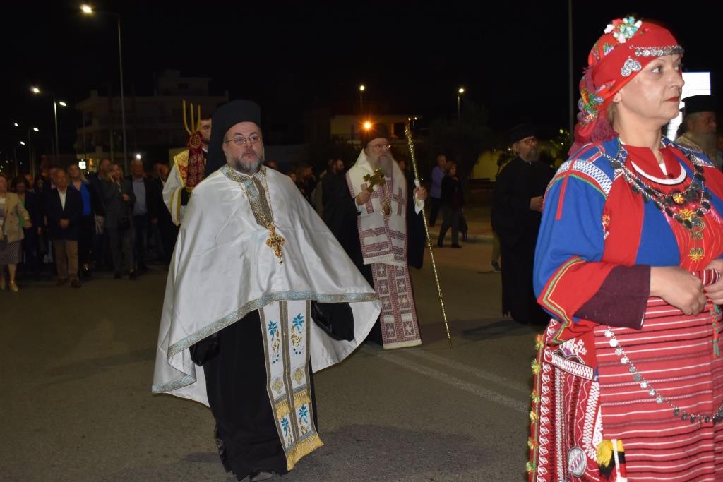 Μεγαλοπρέπεια, κατάνυξη και πλήθος κόσμου στη λιτάνευση της εικόνας του Αγίου Δημητρίου στα Άνω Λιόσια