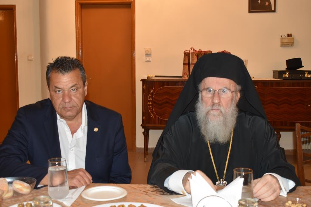 Μεγαλοπρέπεια, κατάνυξη και πλήθος κόσμου στη λιτάνευση της εικόνας του Αγίου Δημητρίου στα Άνω Λιόσια