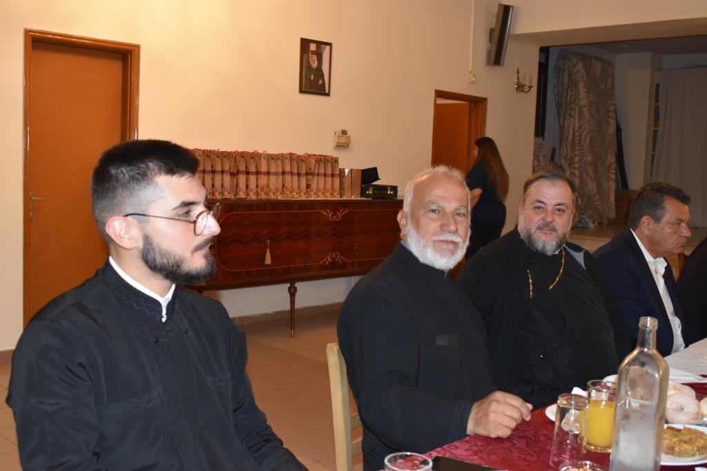 Μεγαλοπρέπεια, κατάνυξη και πλήθος κόσμου στη λιτάνευση της εικόνας του Αγίου Δημητρίου στα Άνω Λιόσια