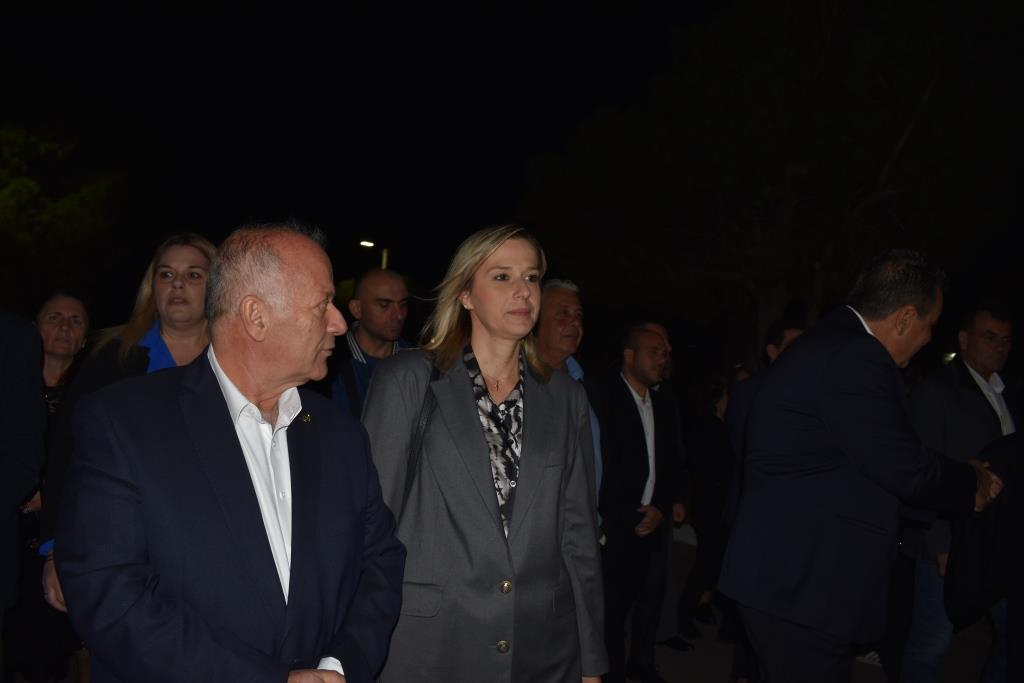 Μεγαλοπρέπεια, κατάνυξη και πλήθος κόσμου στη λιτάνευση της εικόνας του Αγίου Δημητρίου στα Άνω Λιόσια
