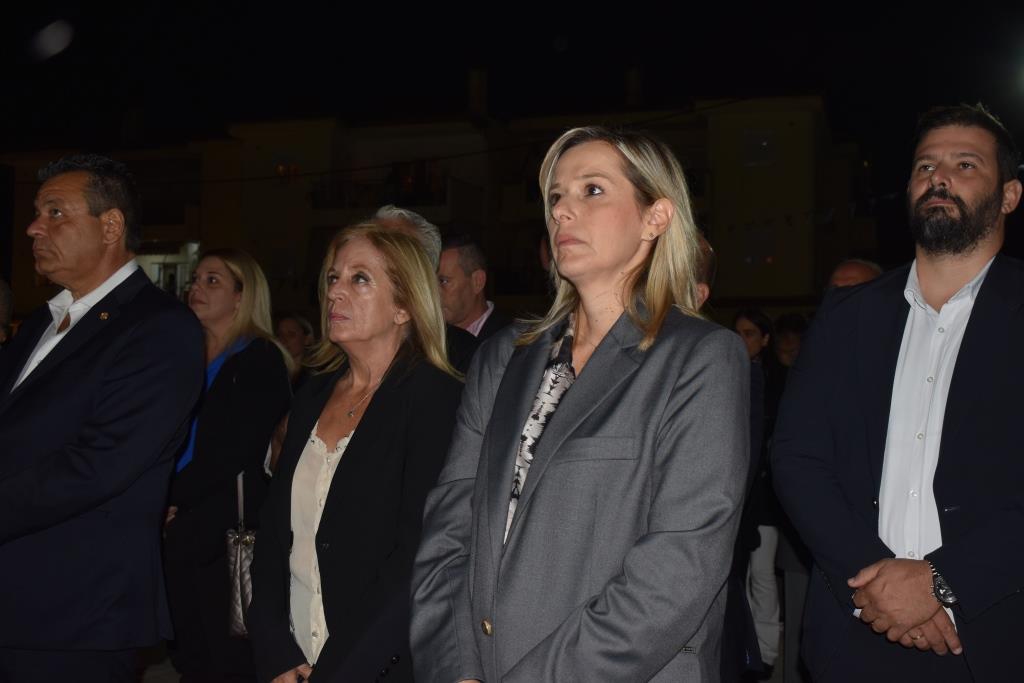 Μεγαλοπρέπεια, κατάνυξη και πλήθος κόσμου στη λιτάνευση της εικόνας του Αγίου Δημητρίου στα Άνω Λιόσια