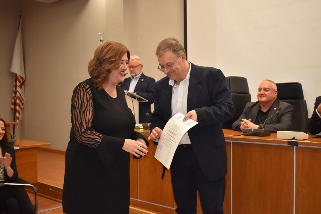 Συγκίνηση για τους απόφοιτους και σπουδαίες ειδήσεις για το Δήμο Φυλής στην τελετή αποφοίτησης της 4ης σειράς των σπουδαστών του μεταπτυχιακού