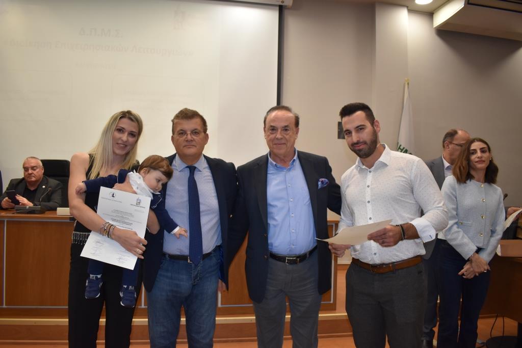 Συγκίνηση για τους απόφοιτους και σπουδαίες ειδήσεις για το Δήμο Φυλής στην τελετή αποφοίτησης της 4ης σειράς των σπουδαστών του μεταπτυχιακού
