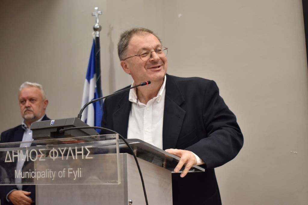 Συγκίνηση για τους απόφοιτους και σπουδαίες ειδήσεις για το Δήμο Φυλής στην τελετή αποφοίτησης της 4ης σειράς των σπουδαστών του μεταπτυχιακού