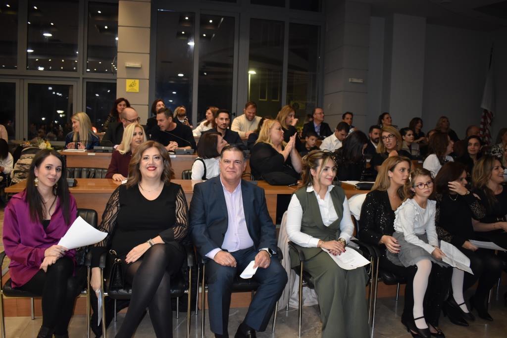 Συγκίνηση για τους απόφοιτους και σπουδαίες ειδήσεις για το Δήμο Φυλής στην τελετή αποφοίτησης της 4ης σειράς των σπουδαστών του μεταπτυχιακού