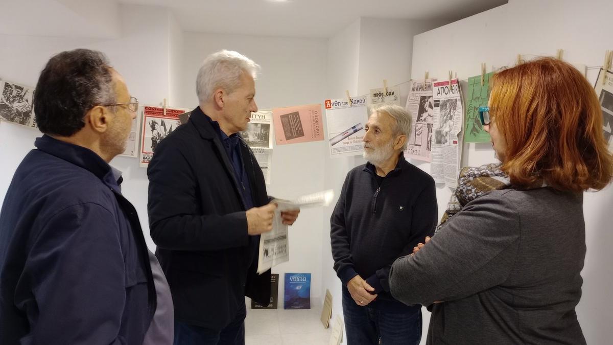 «50 Χρόνια Μεταπολίτευση», έκθεση έντυπου υλικού του φωτογράφου Νίκου Μανούση που σημάδεψε μια ολόκληρη εποχή, στο Πατάρι της Βικελαίας Δημοτικής Βιβλιοθήκης