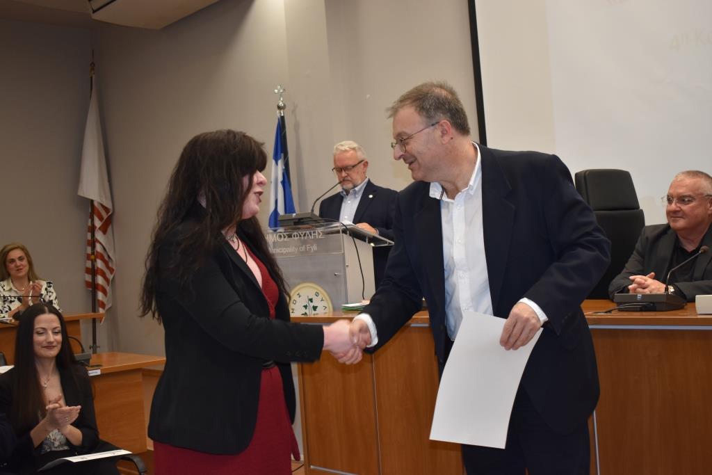 Συγκίνηση για τους απόφοιτους και σπουδαίες ειδήσεις για το Δήμο Φυλής στην τελετή αποφοίτησης της 4ης σειράς των σπουδαστών του μεταπτυχιακού
