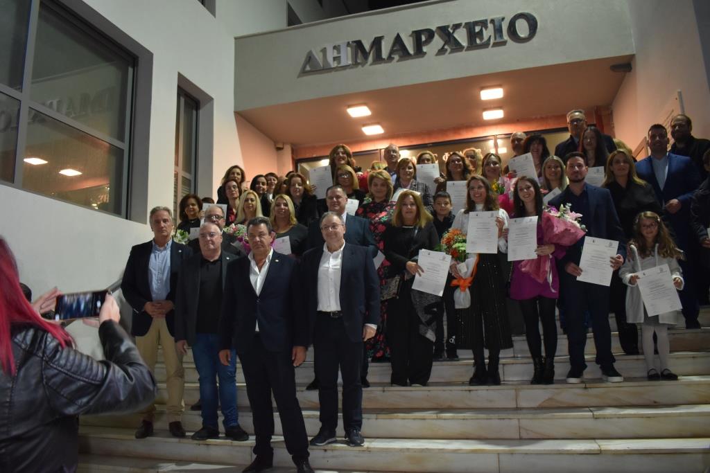 Συγκίνηση για τους απόφοιτους και σπουδαίες ειδήσεις για το Δήμο Φυλής στην τελετή αποφοίτησης της 4ης σειράς των σπουδαστών του μεταπτυχιακού
