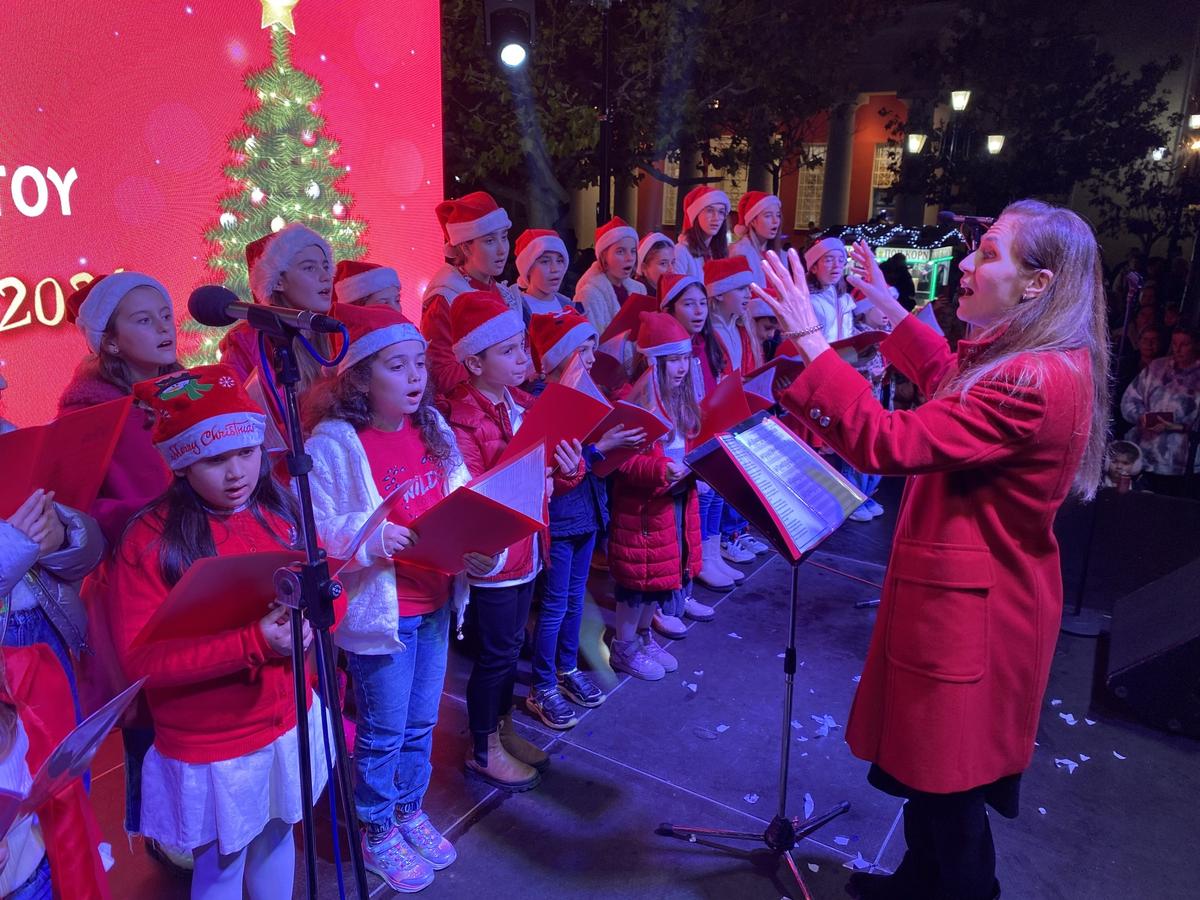 ΓΙΑ ΤΗ ΦΩΤΑΓΩΓΗΣΗ ΤΟΥ ΧΡΙΣΤΟΥΓΕΝΝΙΑΤΙΚΟΥ ΔΕΝΔΡΟΥ