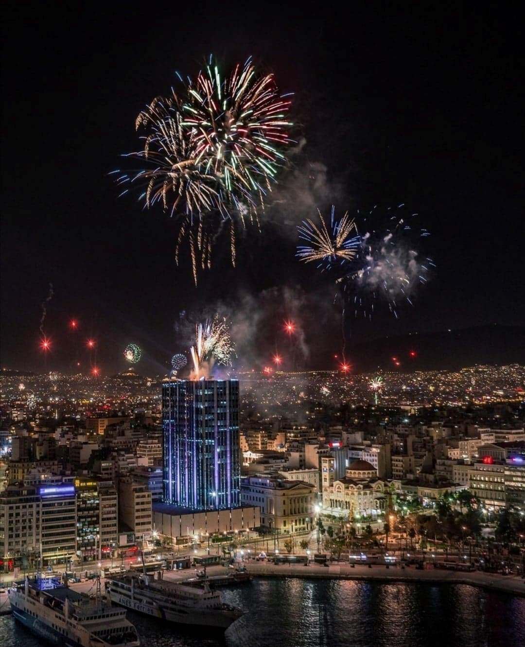 Χριστούγεννα στον Πειραιά, γιορτές στις γειτονιές - Πρόγραμμα εορταστικών εκδηλώσεων του Δήμου Πειραιά