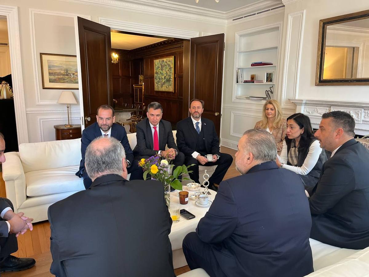 [ΠΔΕ] Ο Ν. Φαρμάκης στη Ν. Υόρκη: Επαφές με την ομογένεια και πρόσκληση για τον εορτασμό των 200 ετών από την Έξοδο του Μεσολογγίου, το 2026