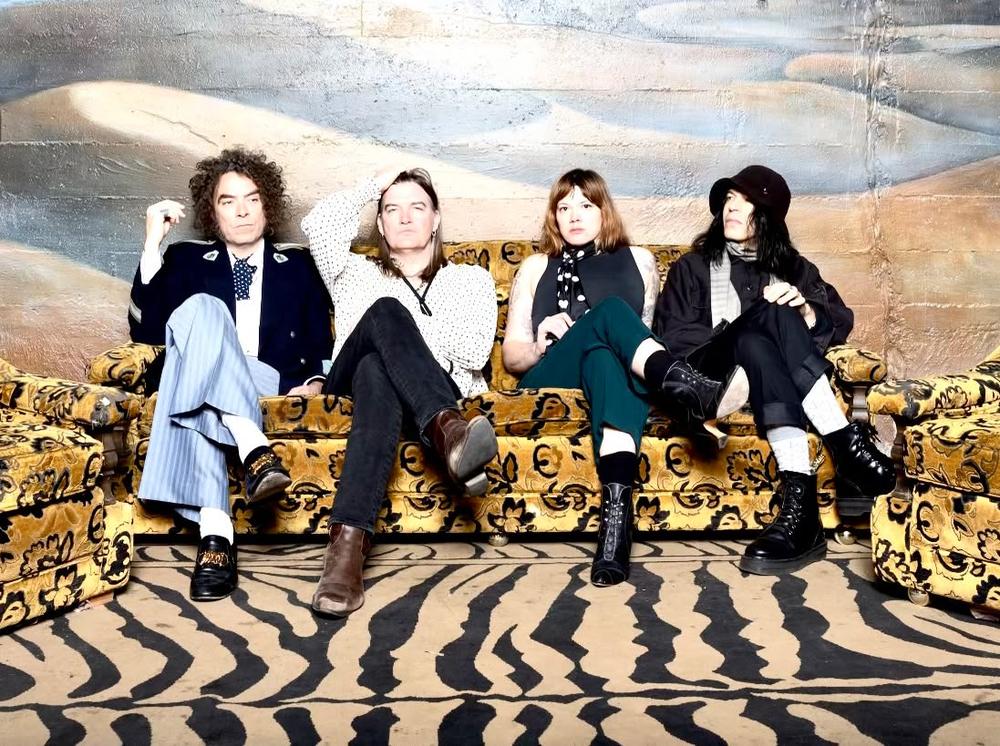 Το συγκρότημα The Dandy Warhols σε συναυλία