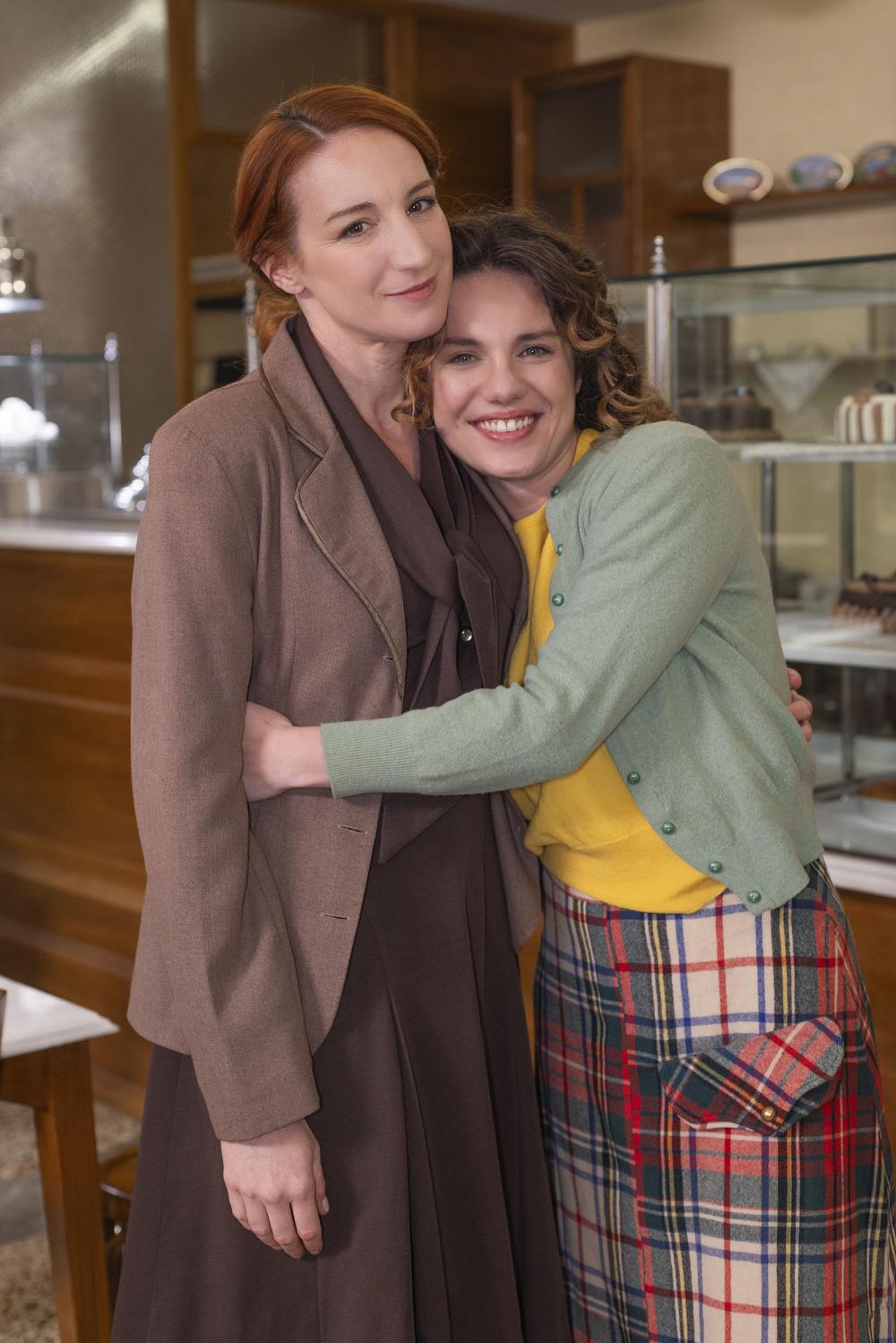 Ευγενία Ξυγκόρου ως Πολυξένη στην σειρά «Το Σπίτι Δίπλα Στο Ποτάμι»