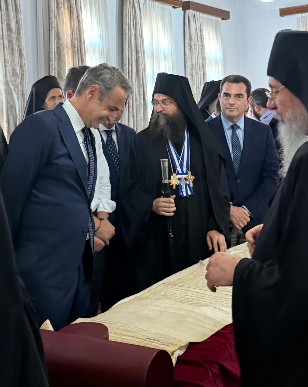 Μαζί με τον Πρωθυπουργό Κυριάκο Μητσοτάκη στο Άγιος Όρος ο Κώστας Σκρέκας