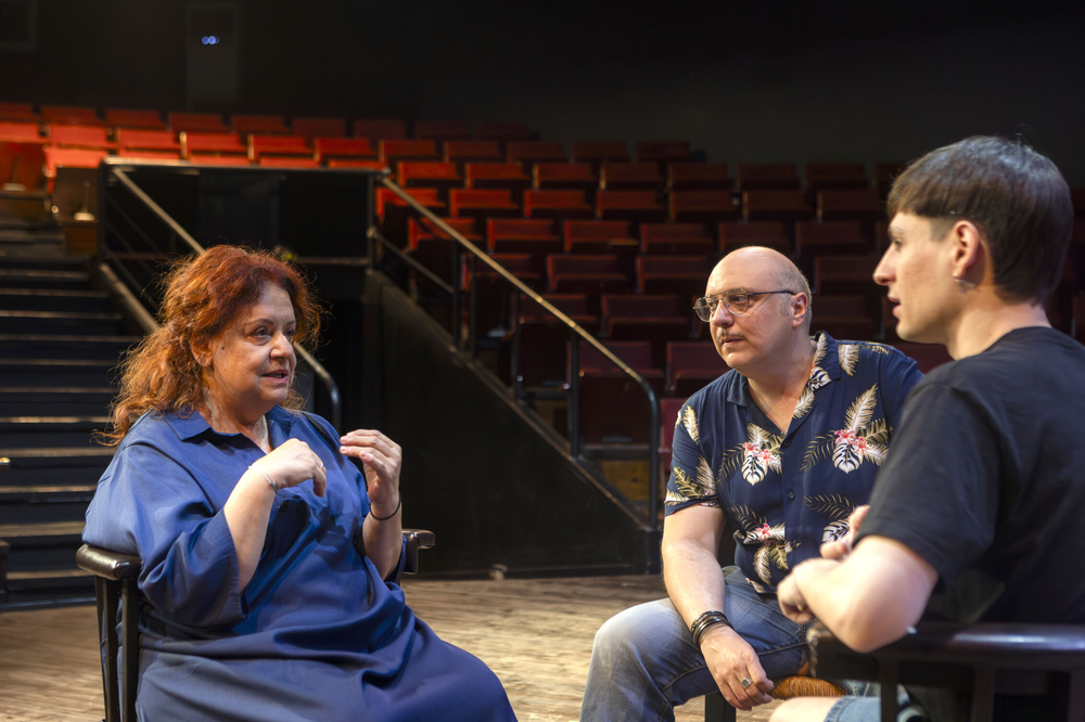 Πρόσθετη φωτογραφία από το πρόγραμμα του Θεάτρου Τζένη Καρέζη