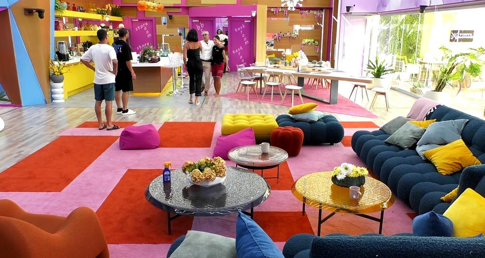 Στιγμιότυπο από το επεισόδιο του Big Brother με τους επισκέπτες