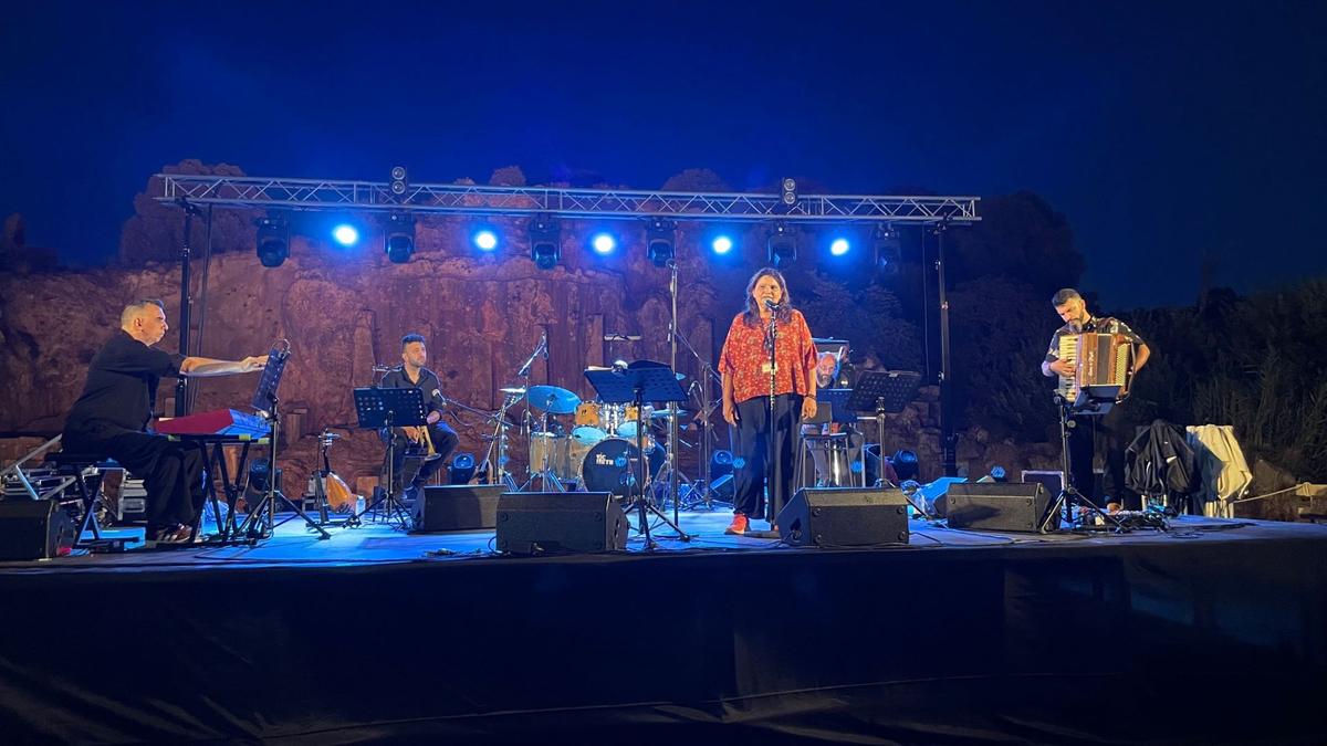 Δήμου Ιερής Πόλης Μεσολογγίου: Ενθουσίασε το ακροατήριο η συναυλία του Θοδωρή Βουτσικάκη στο αρχαίο νεώριο Οινιαδών (21.07.2025)