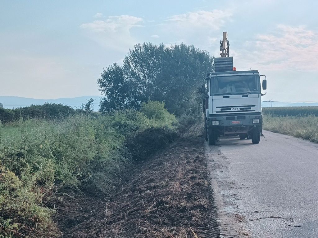 Εργασίες καθαριότητας και ευπρεπισμού σε κοινόχρηστους χώρους στο Βαλτινό Τρικάλων