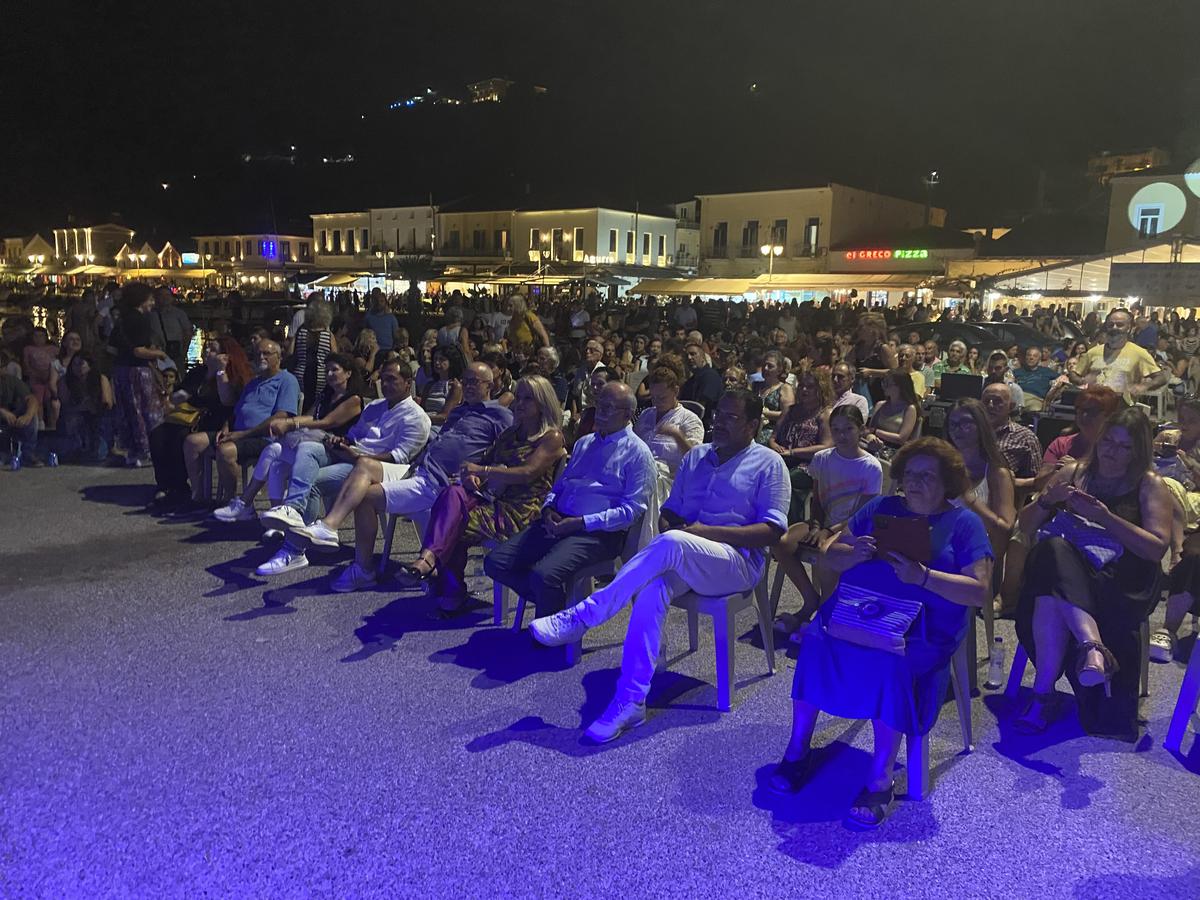 ΓΙΑ ΣΥΝΑΥΛΙΚΑ ΤΗΣ ΜΑΝΤΩΣ ΣΤΗ ΜΑΡΙΝΑ ΚΑΤΑΚΟΛΟΥ