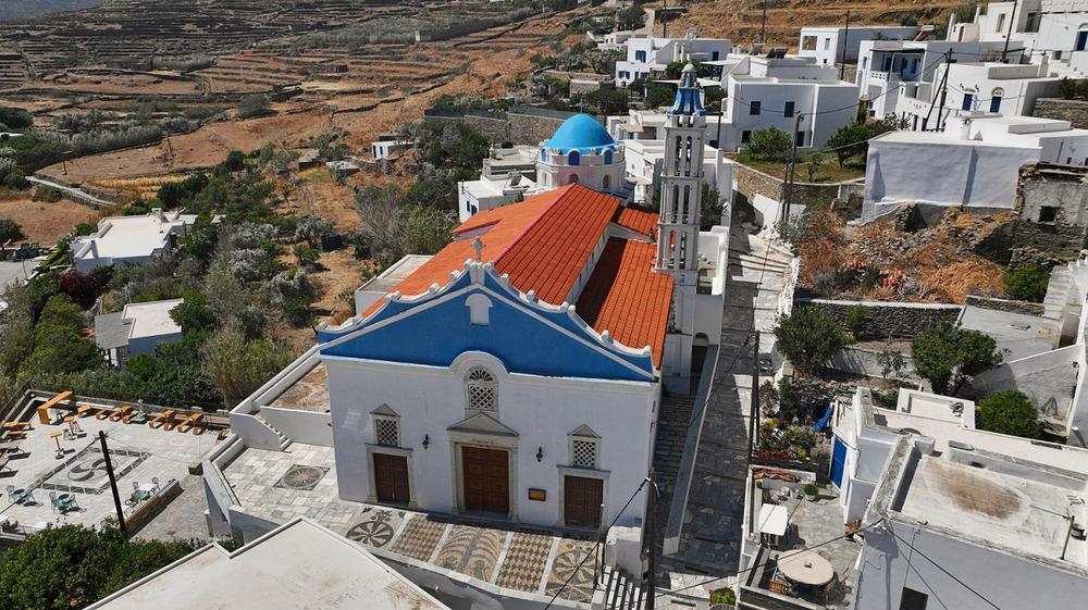 Happy Traveller: Το Β' μέρος στην Τήνο