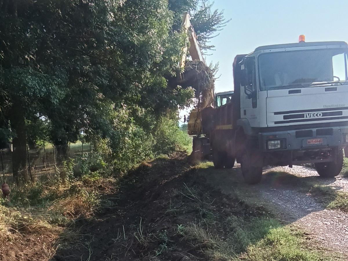 Εργασίες καθαριότητας και ευπρεπισμού σε κοινόχρηστους χώρους στο Βαλτινό Τρικάλων