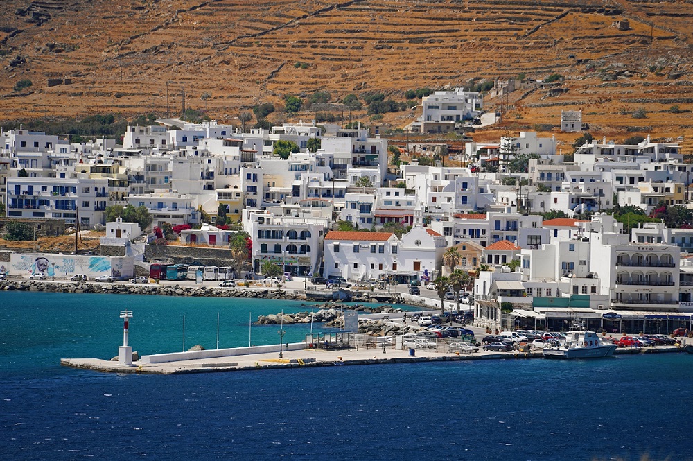 Τοπίο της Τήνου από το Happy Traveller