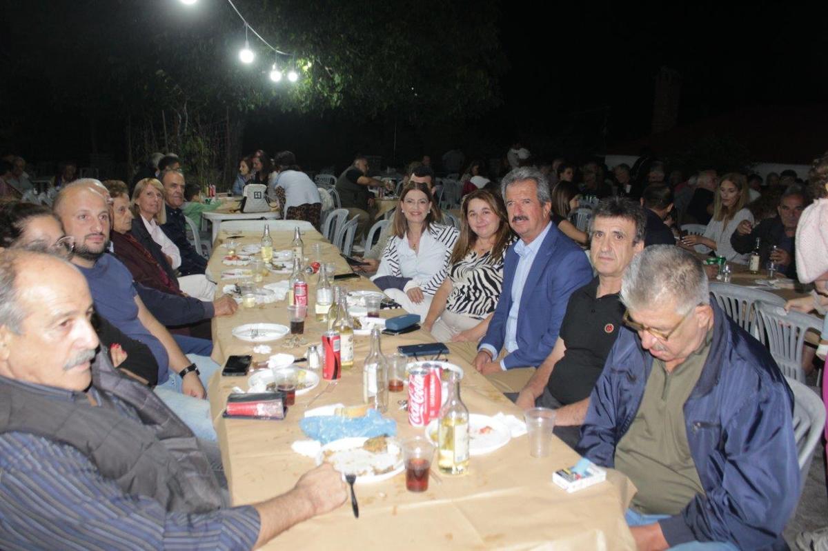 Εκδήλωση Γιορτής Πέστροφας στην πλατεία Βαθυρρεύματος με ζωντανή ορχήστρα και χορό