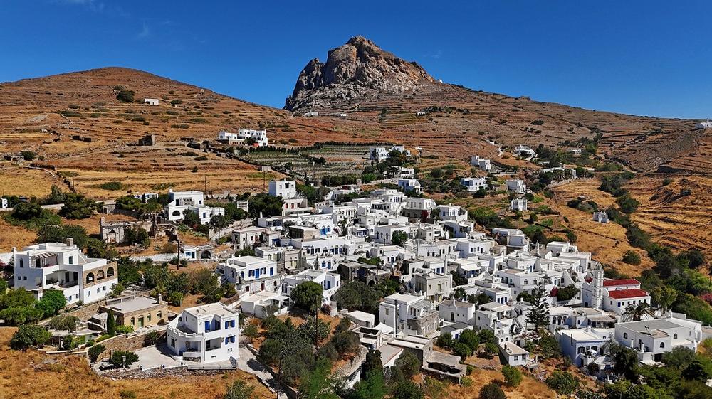 Στιγμιότυπο από το ταξίδι του Happy Traveller στην Τήνο