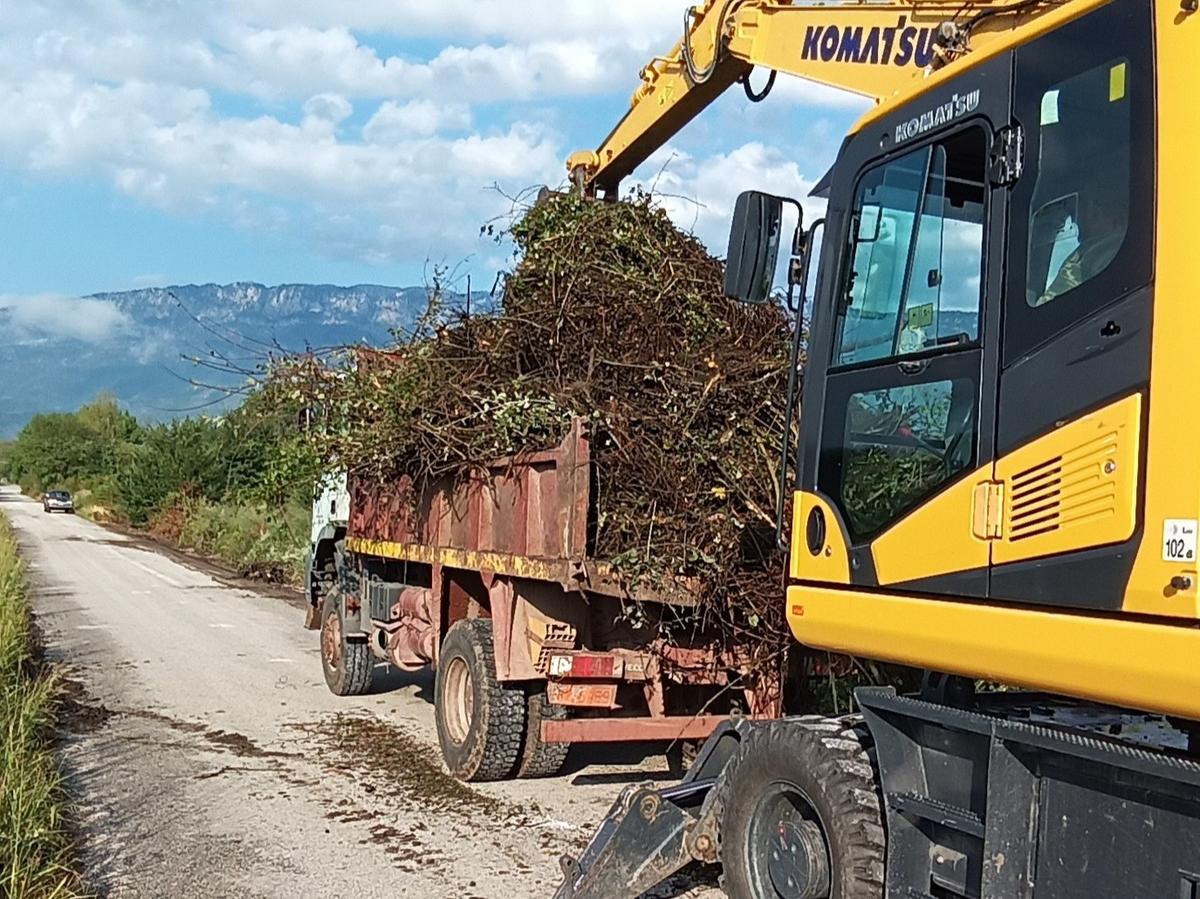 Εργασίες καθαριότητας και ευπρεπισμού σε κοινόχρηστους χώρους στο Βαλτινό Τρικάλων
