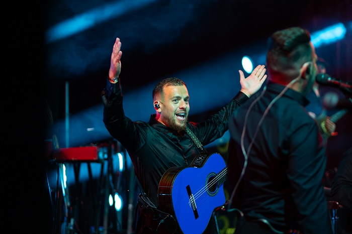 SANI FESTIVAL 2025 | Ο Λόφος της Σάνης «πήρε φωτιά» με την εκρηκτική επανεμφάνιση των Gipsy Kings