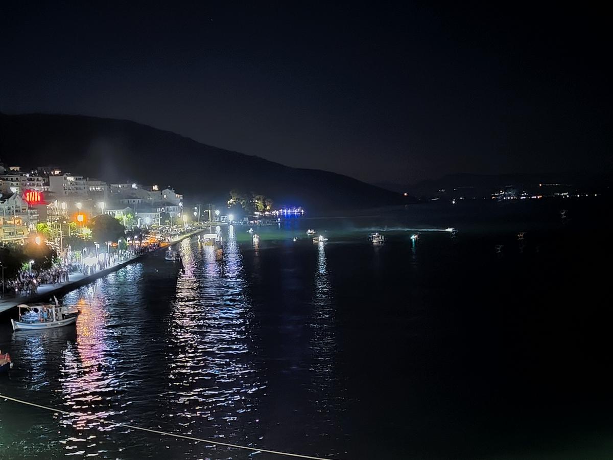 Με επιτυχία πραγματοποιήθηκε το παραδοσιακό δρώμενο της Βαρκαρόλας στην Αμφιλοχία