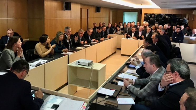 Άρθρο : Αυτοί στο ψέμα και τις υποσχέσεις, εμείς στον δικό μας αγώνα
